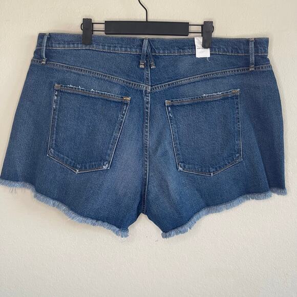 Good American Good 90s Raw Cutoff Hem Denim Shorts NWOT - Size 16 - Picture 3 of 6